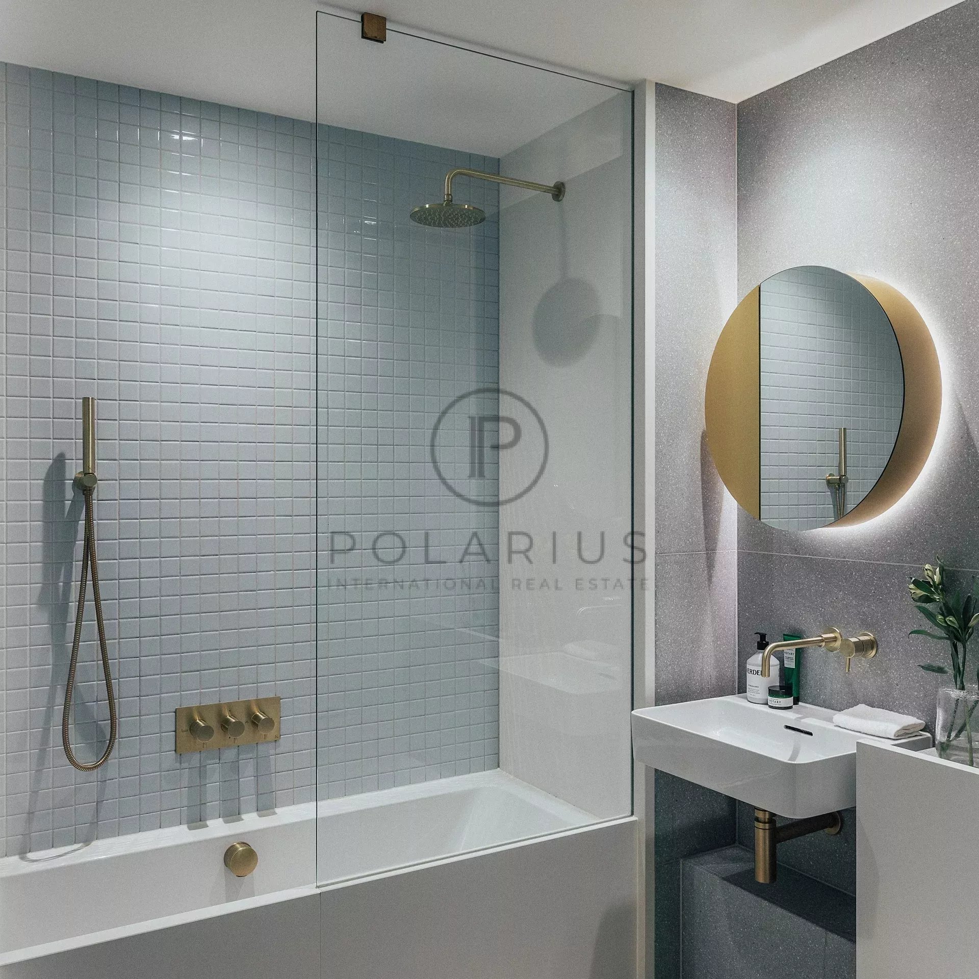 3 Bed, 2 Bath, ApartmentFor Sale, London, Greater London (city Of London)