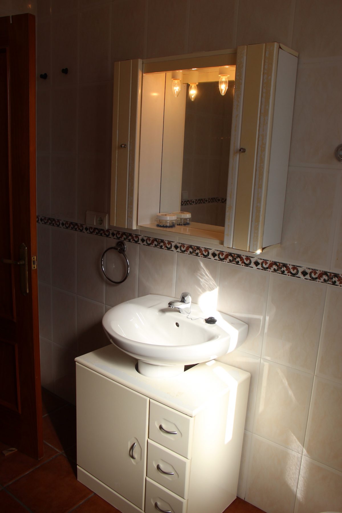 3 Bed, 1 Bath, HouseFor Sale, Benaocaz, Andalucia