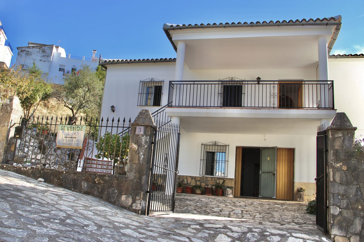 4 Bed, 2 Bath, HouseFor Sale, Benaocaz, Andalucia