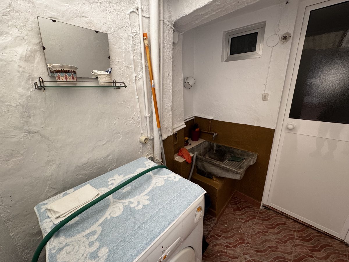 7 Bed, 1 Bath, HouseFor Sale, Olvera, Andalucia