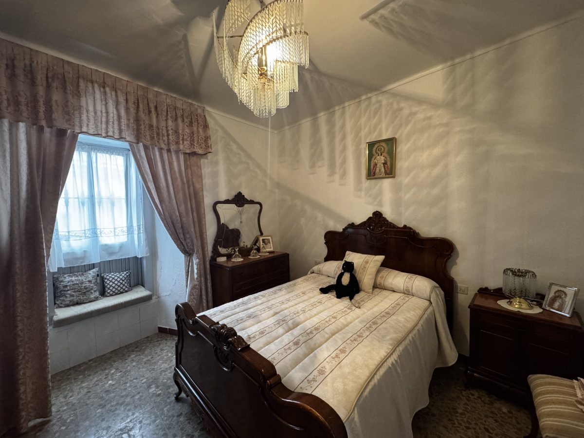 7 Bed, 1 Bath, HouseFor Sale, Olvera, Andalucia