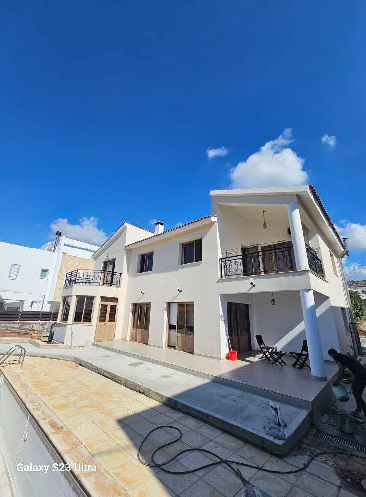 4 Bed, 2 Bath, HouseFor Sale, Geroskipou, Paphos