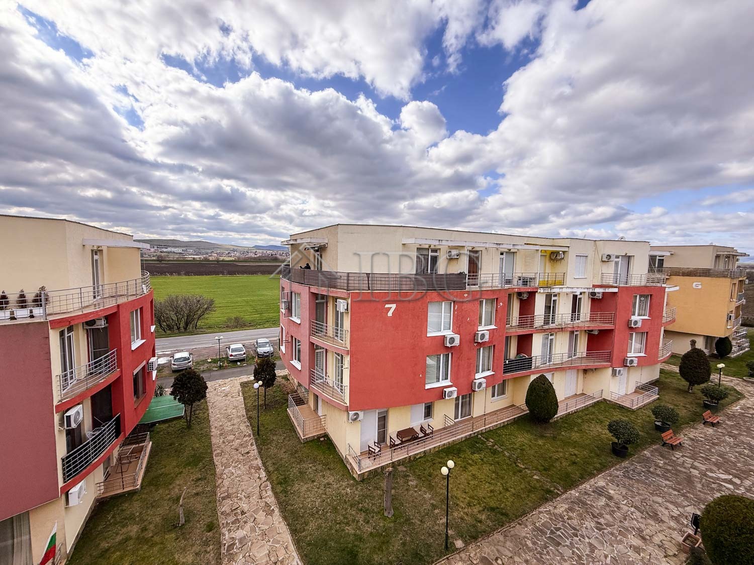 1 Bath, ApartmentFor Sale, Sunny Day 5