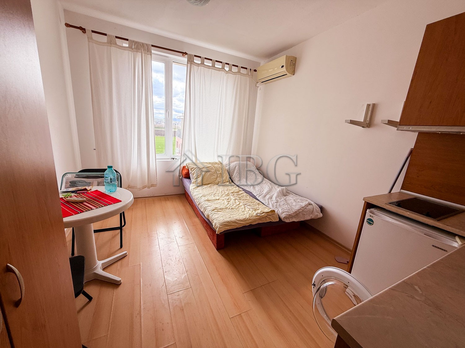 1 Bath, ApartmentFor Sale, Sunny Day 5