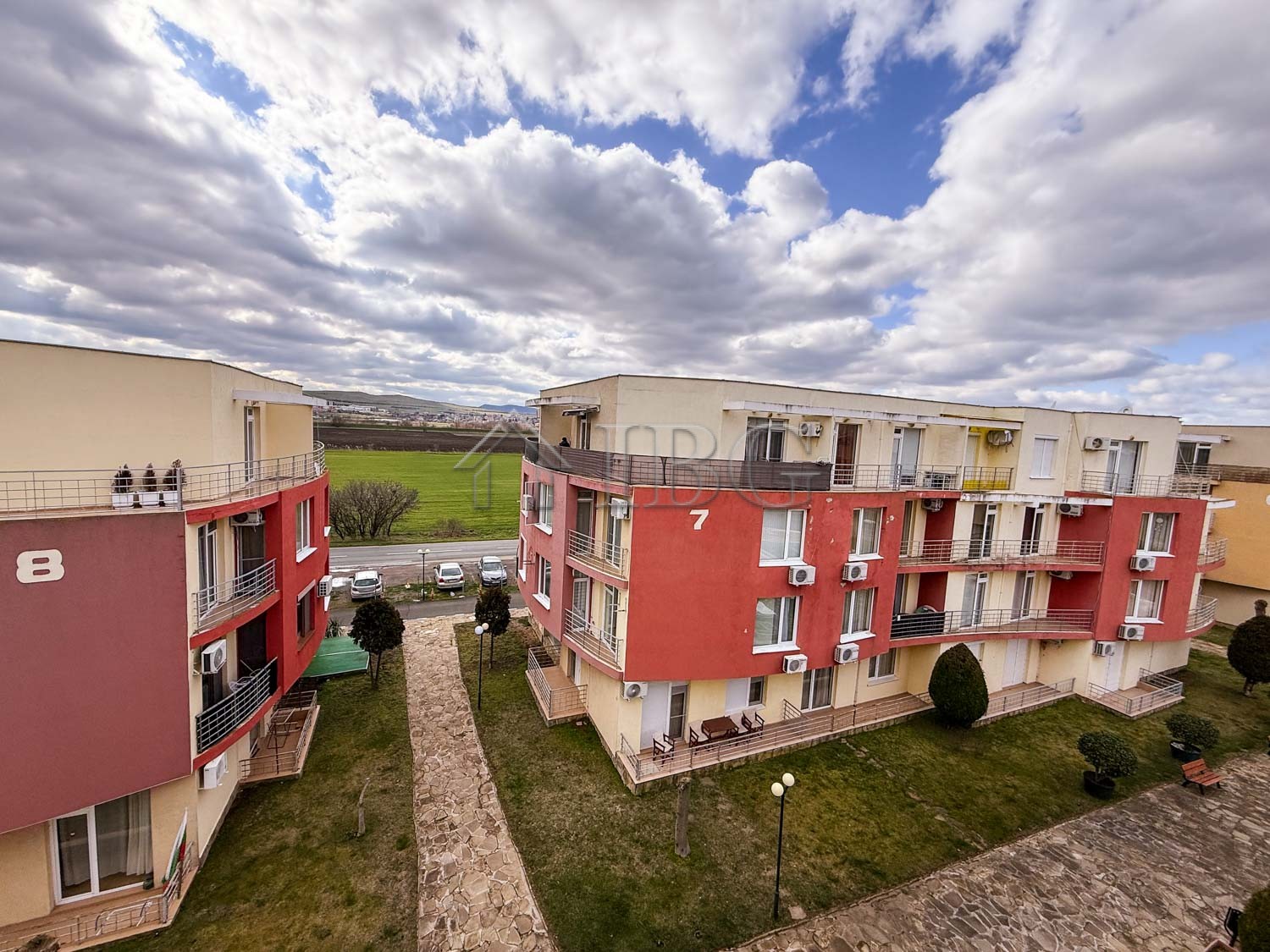 1 Bath, ApartmentFor Sale, Sunny Day 5