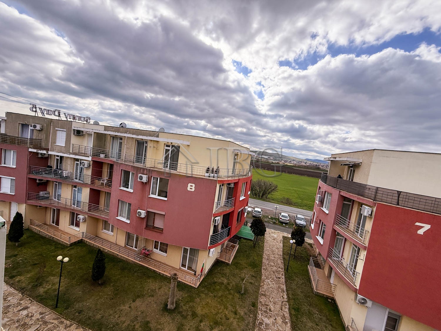 1 Bath, ApartmentFor Sale, Sunny Day 5