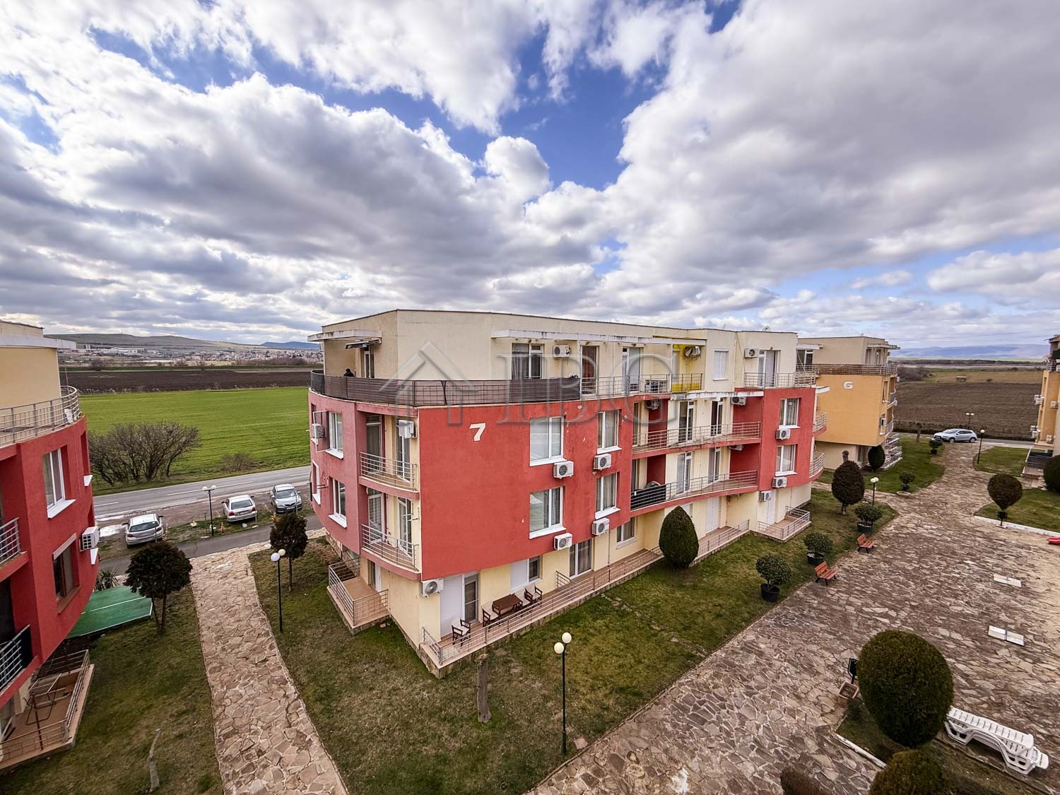 1 Bath, ApartmentFor Sale, Sunny Day 5