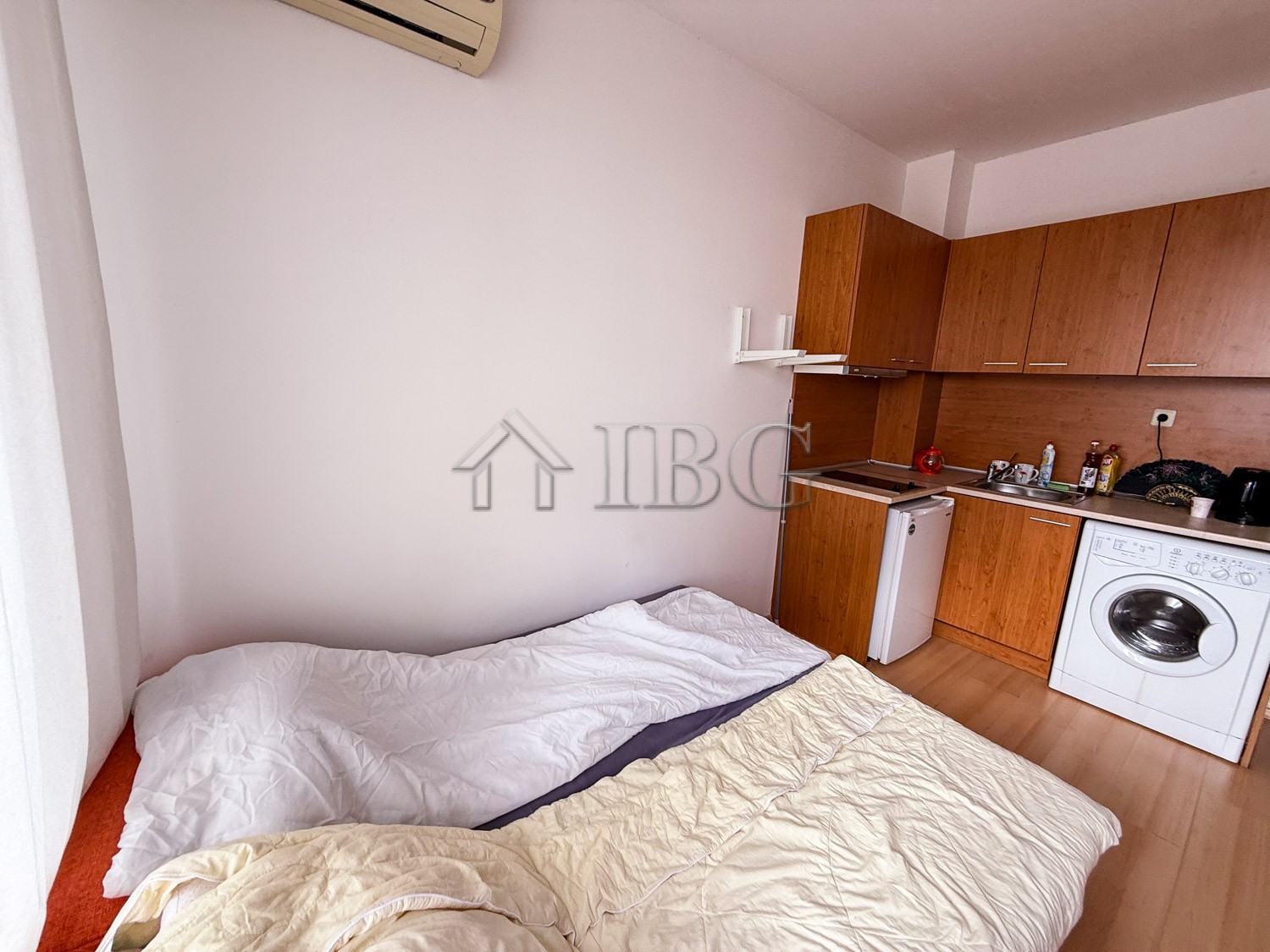 1 Bath, ApartmentFor Sale, Sunny Day 5