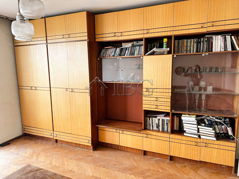 1 Bath, ApartmentFor Sale, ulitsa 