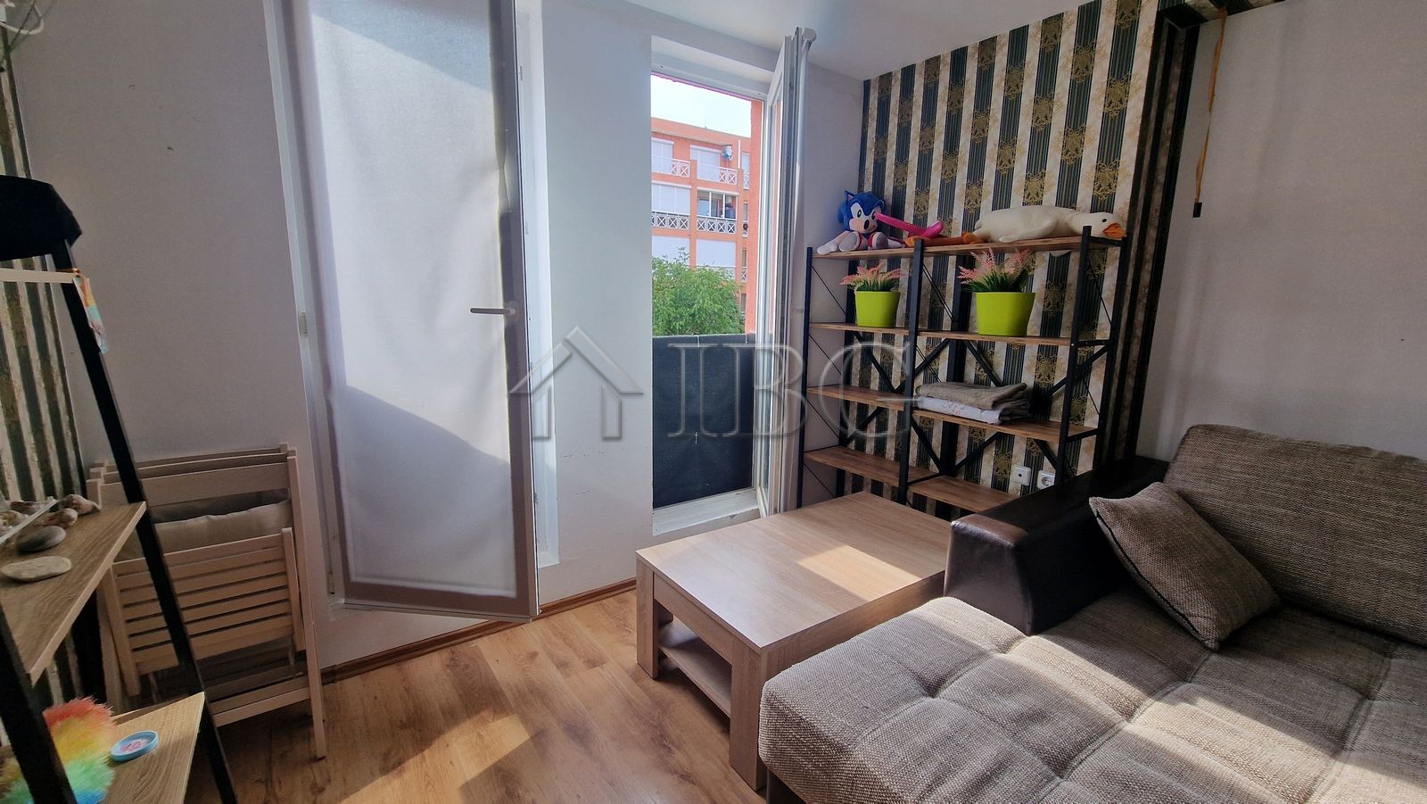 1 Bath, ApartmentFor Sale, Sunny Day 6