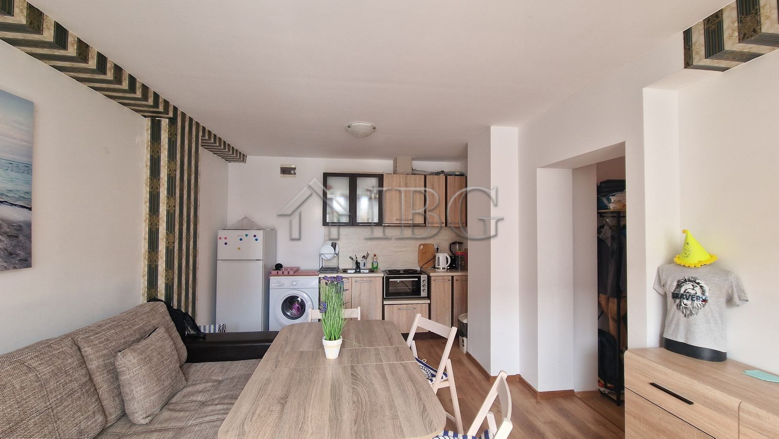 1 Bath, ApartmentFor Sale, Sunny Day 6