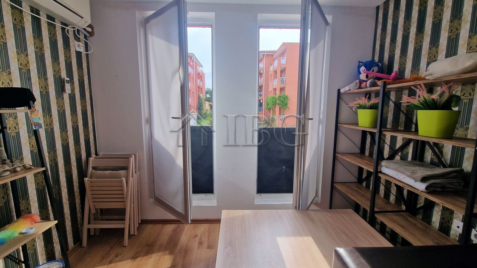 1 Bath, ApartmentFor Sale, Sunny Day 6