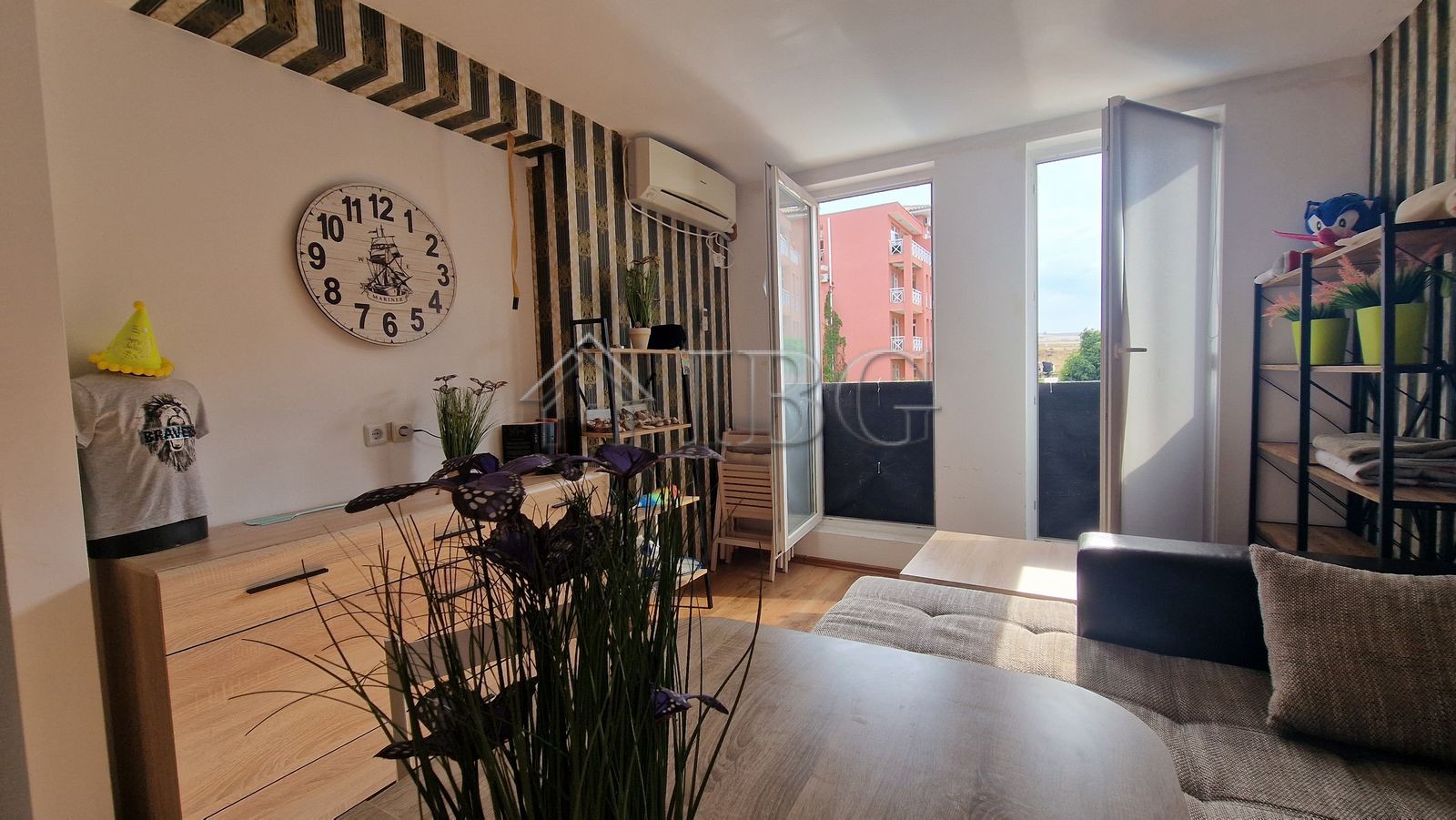 1 Bath, ApartmentFor Sale, Sunny Day 6