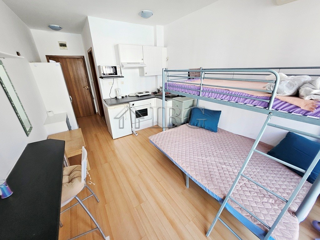 1 Bath, ApartmentFor Sale, Sunny Day 6