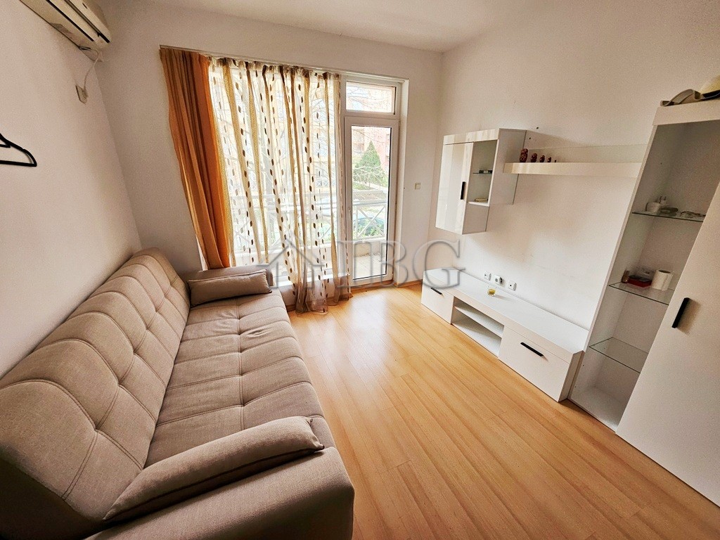 1 Bath, ApartmentFor Sale, Sunny Day 6 1 Bath, ApartmentFor Sale, Sunny Day 6