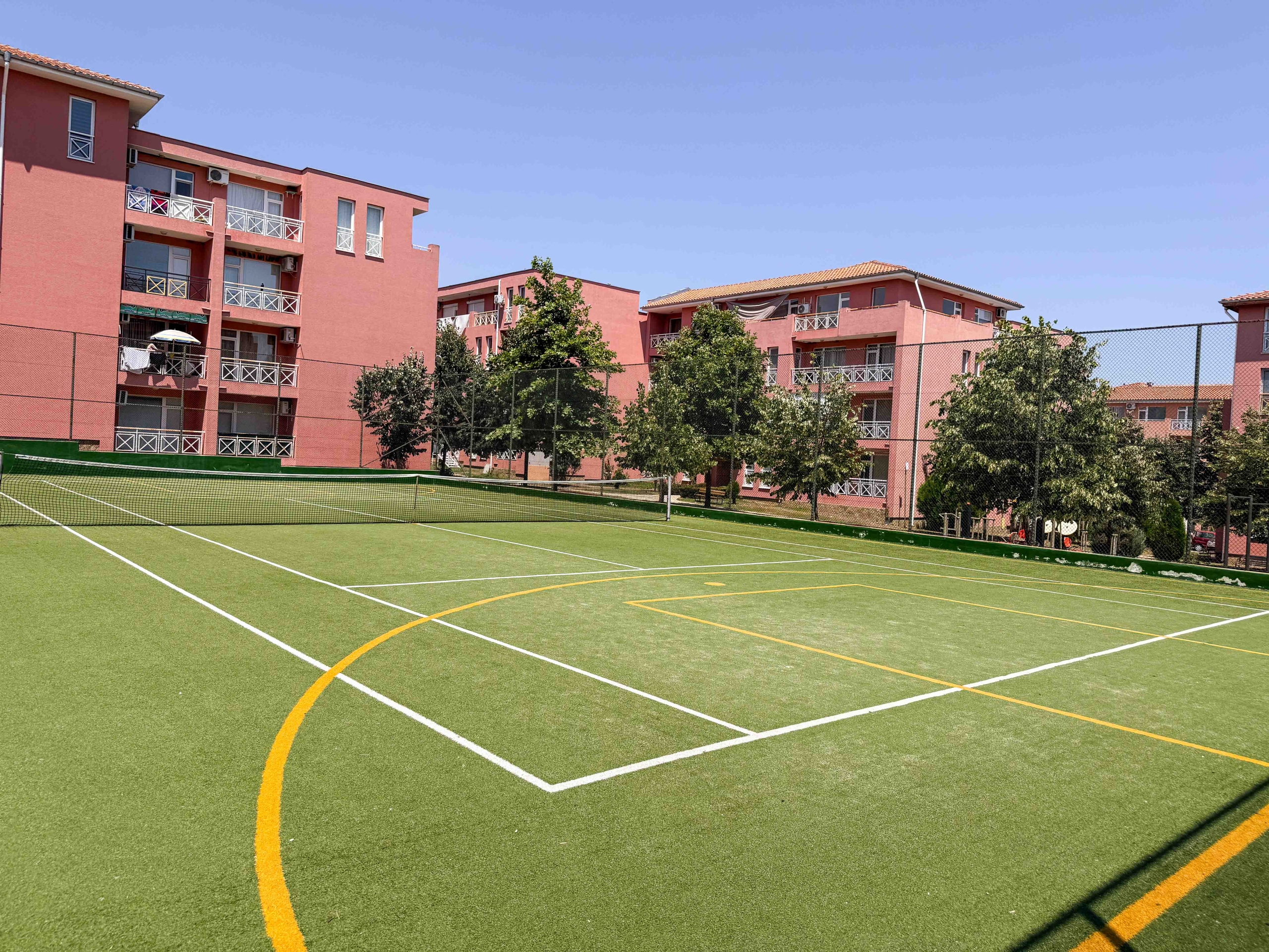 1 Bath, ApartmentFor Sale, Sunny Day 6