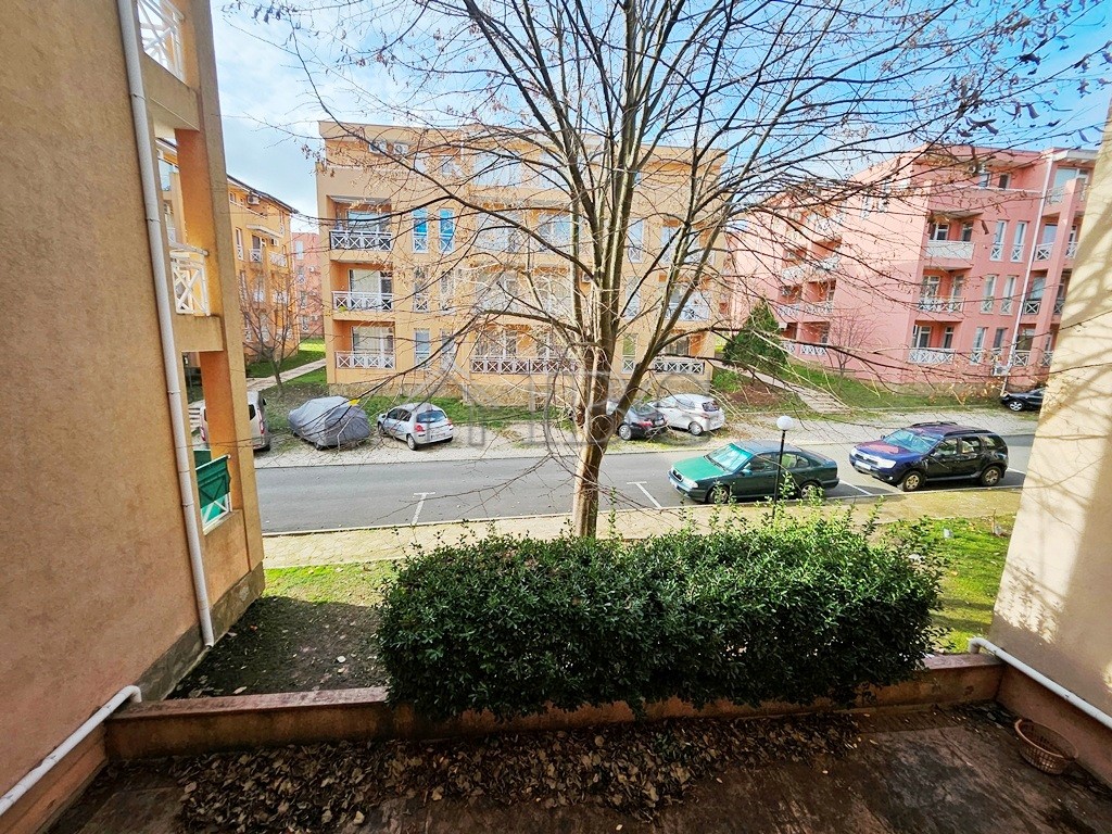 1 Bath, ApartmentFor Sale, Sunny Day 6