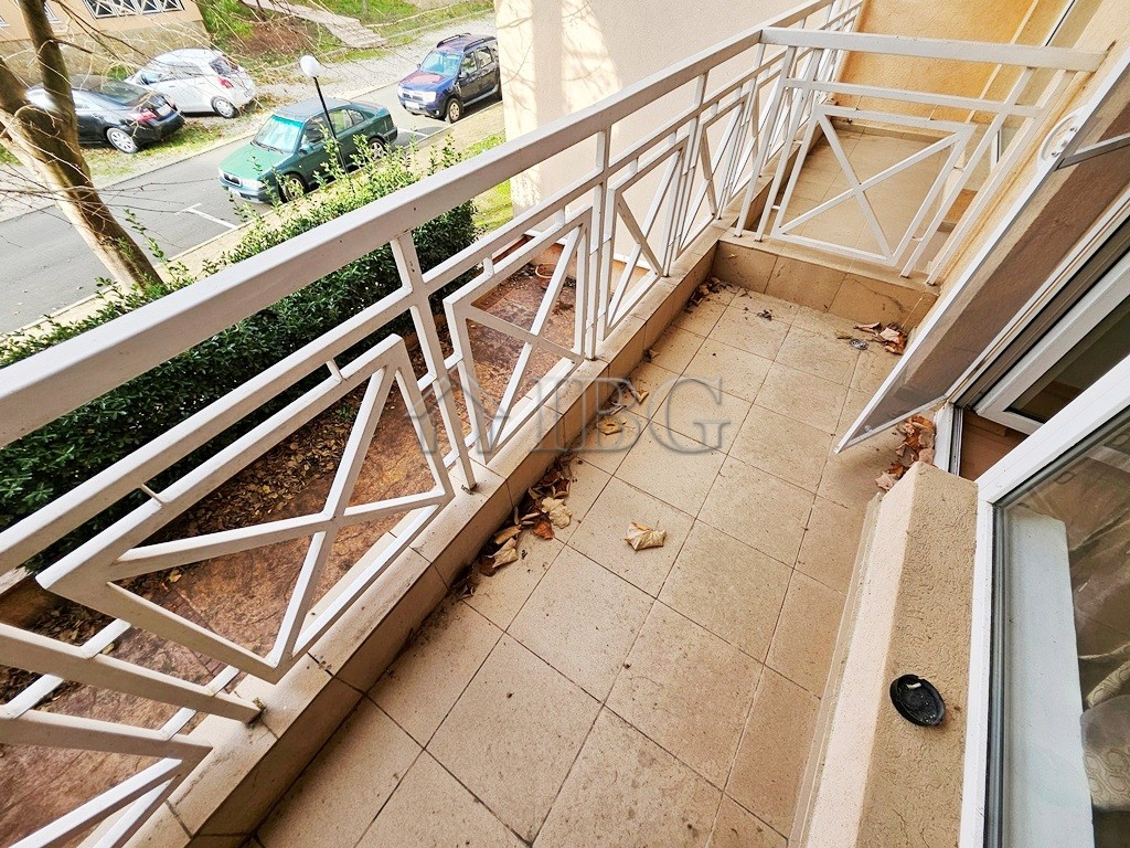 1 Bath, ApartmentFor Sale, Sunny Day 6