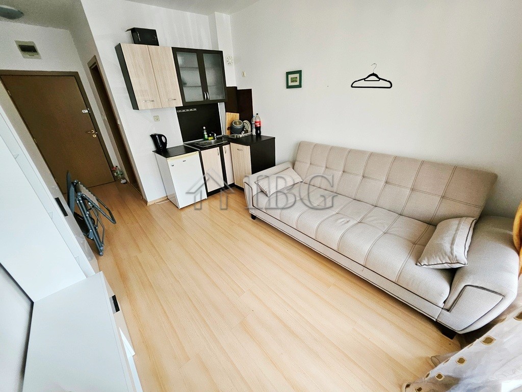 1 Bath, ApartmentFor Sale, Sunny Day 6