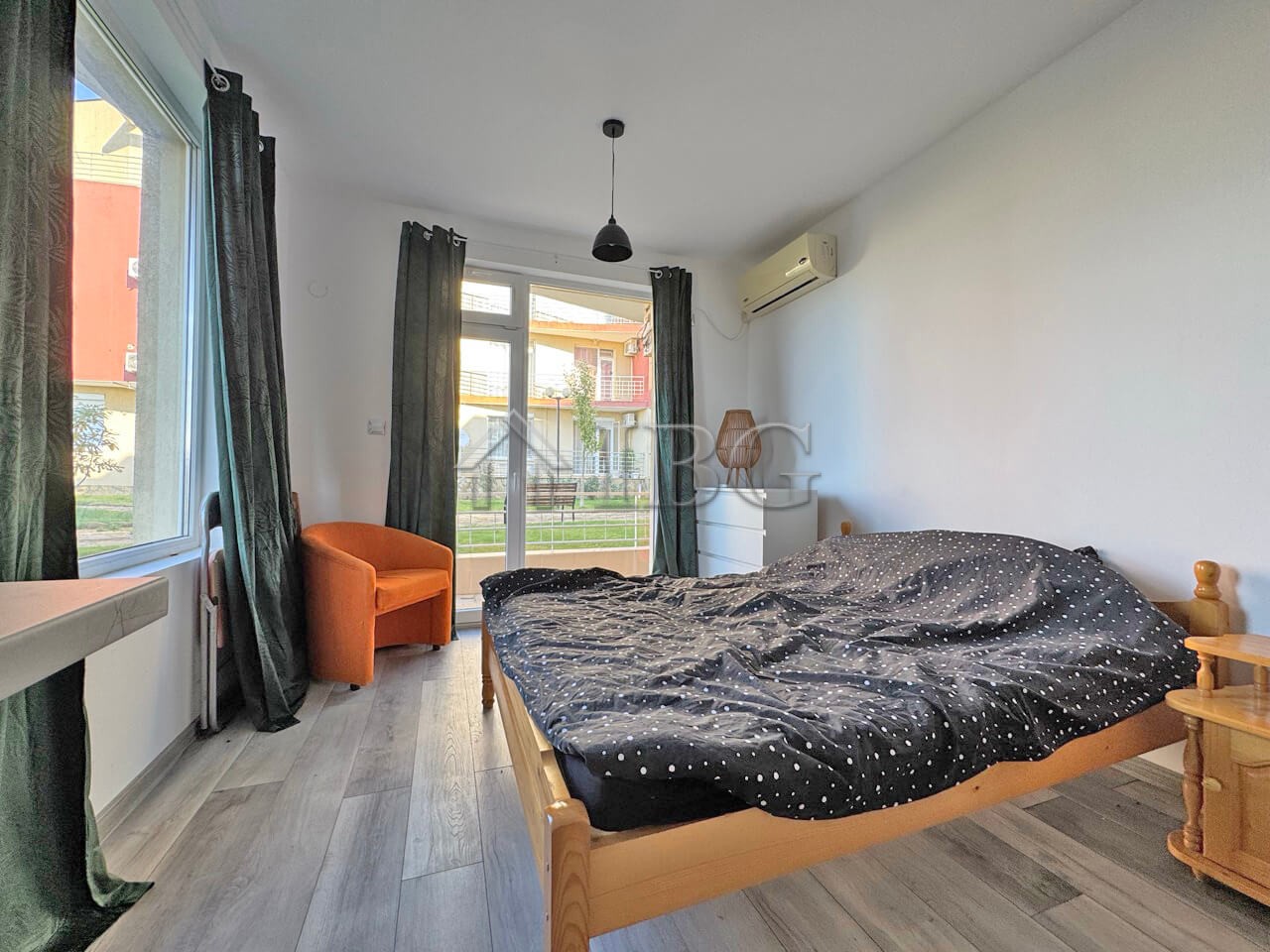 1 Bath, ApartmentFor Sale, Sunny Day 5