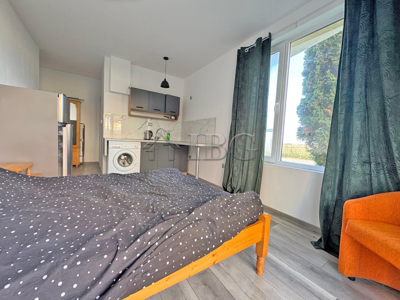 1 Bath, ApartmentFor Sale, Sunny Day 5