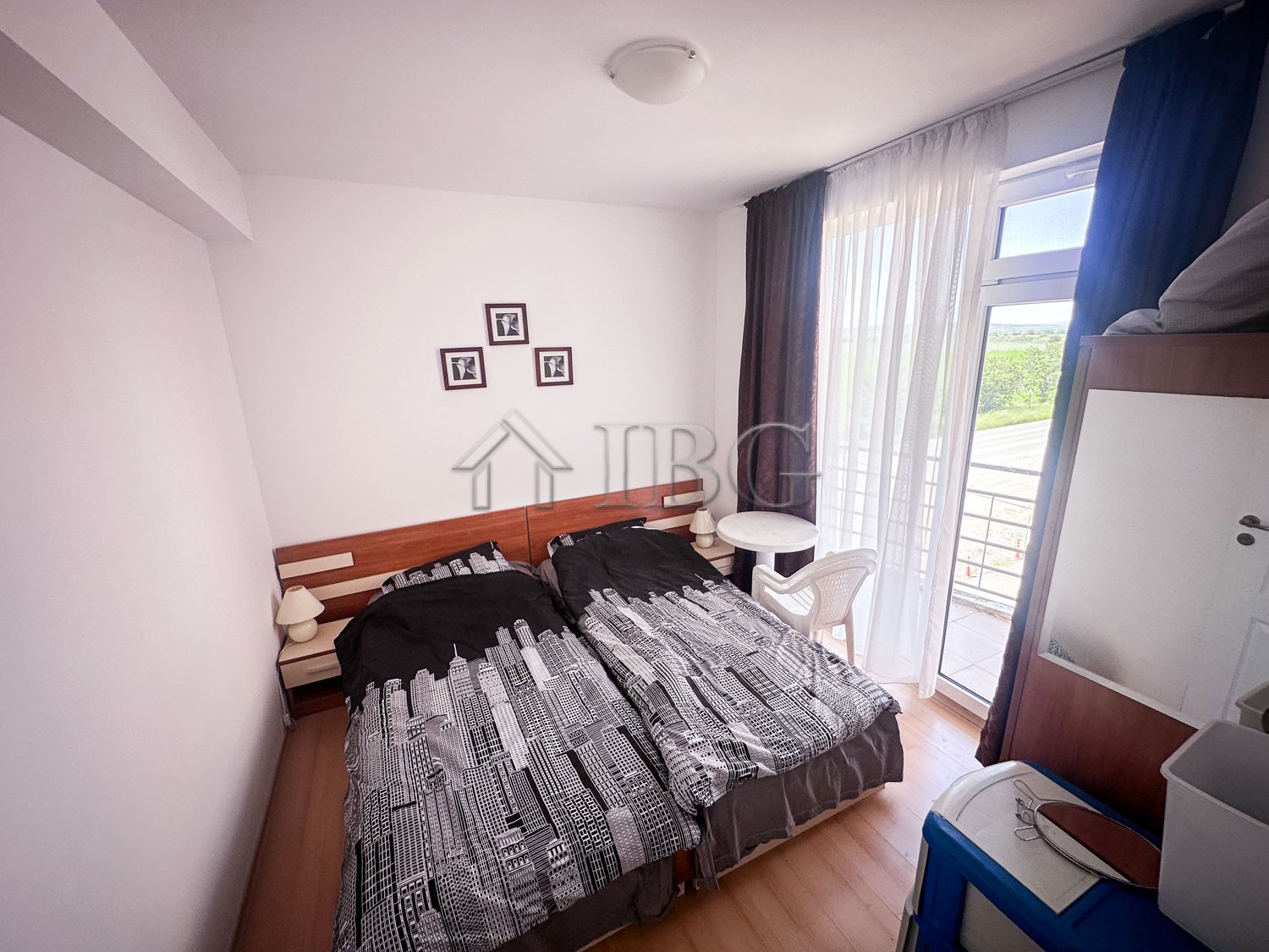 1 Bath, ApartmentFor Sale, Sunny Day 5