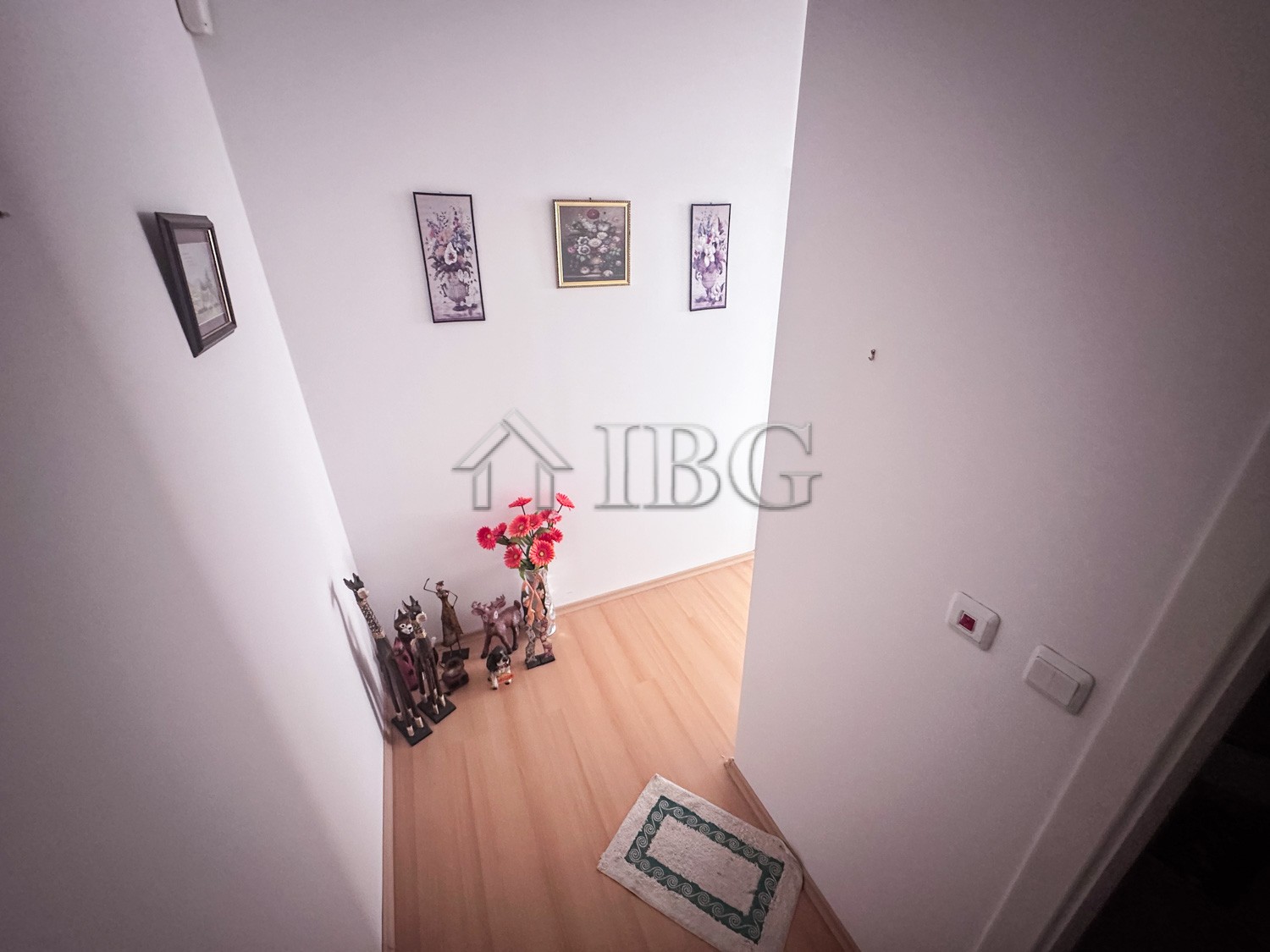 1 Bath, ApartmentFor Sale, Sunny Day 5