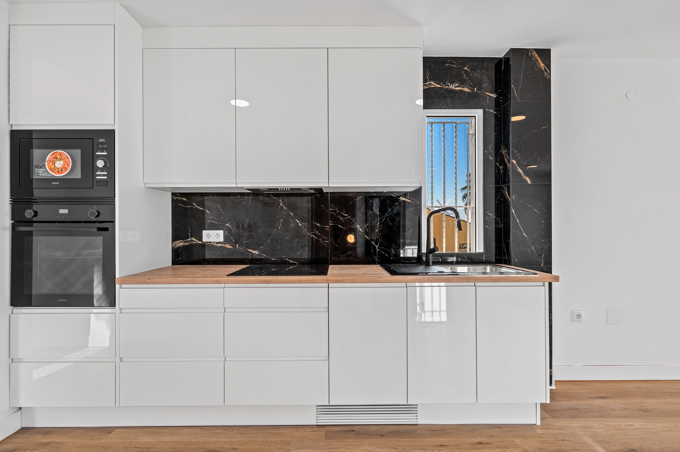 3 Bed, 2 Bath, HouseFor Sale, Benimar, Alicante