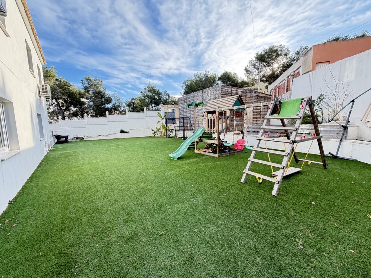 5 Bed, 2 Bath, HouseFor Sale, Orihuela Costa, Alicante