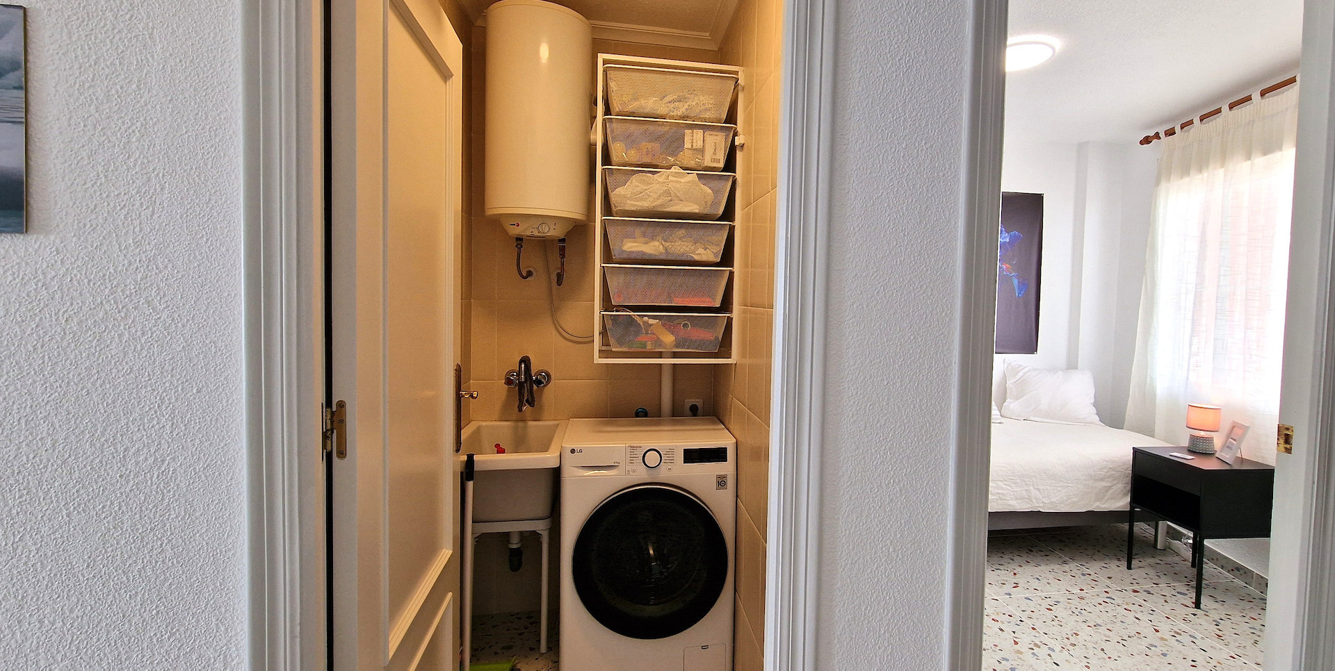 2 Bed, 1 Bath, ApartmentFor Sale, Torrevieja, Alicante