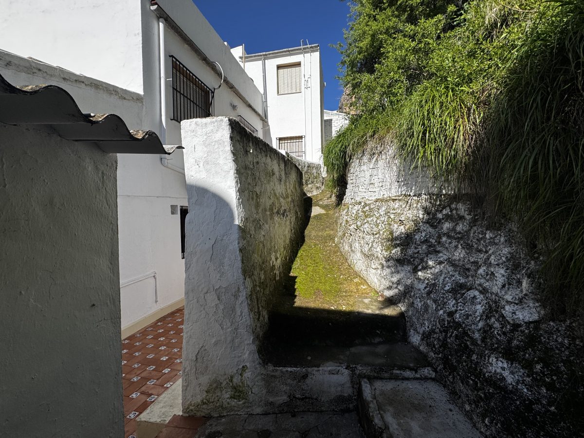 3 Bed, 1 Bath, HouseFor Sale, Olvera, Andalucia