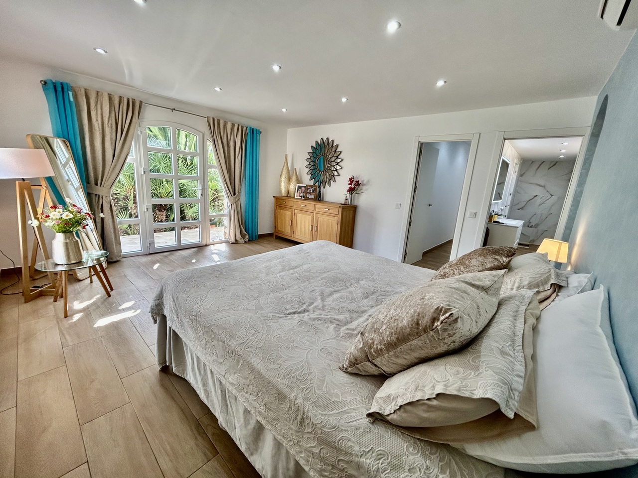 6 Bed, 4 Bath, HouseFor Sale, Cabo Roig, Alicante