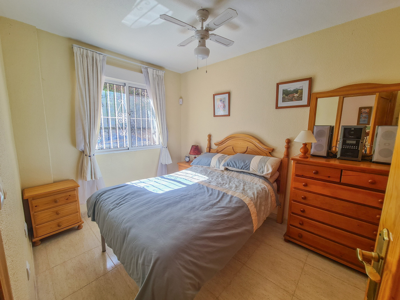 2 Bed, 1 Bath, ApartmentFor Sale, Torrevieja, Alicante