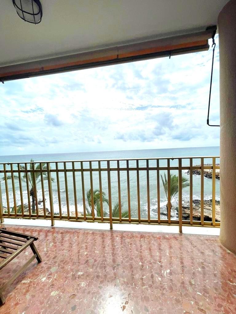 4 Bed, 2 Bath, ApartmentFor Sale, Torrevieja, Alicante