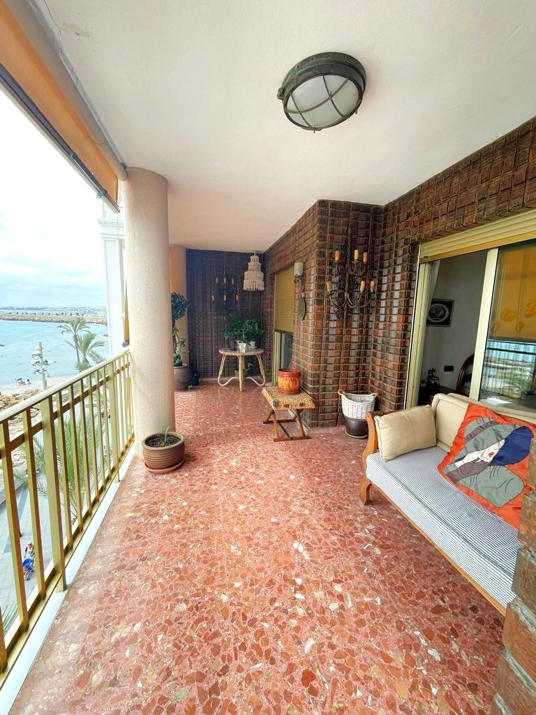 4 Bed, 2 Bath, ApartmentFor Sale, Torrevieja, Alicante