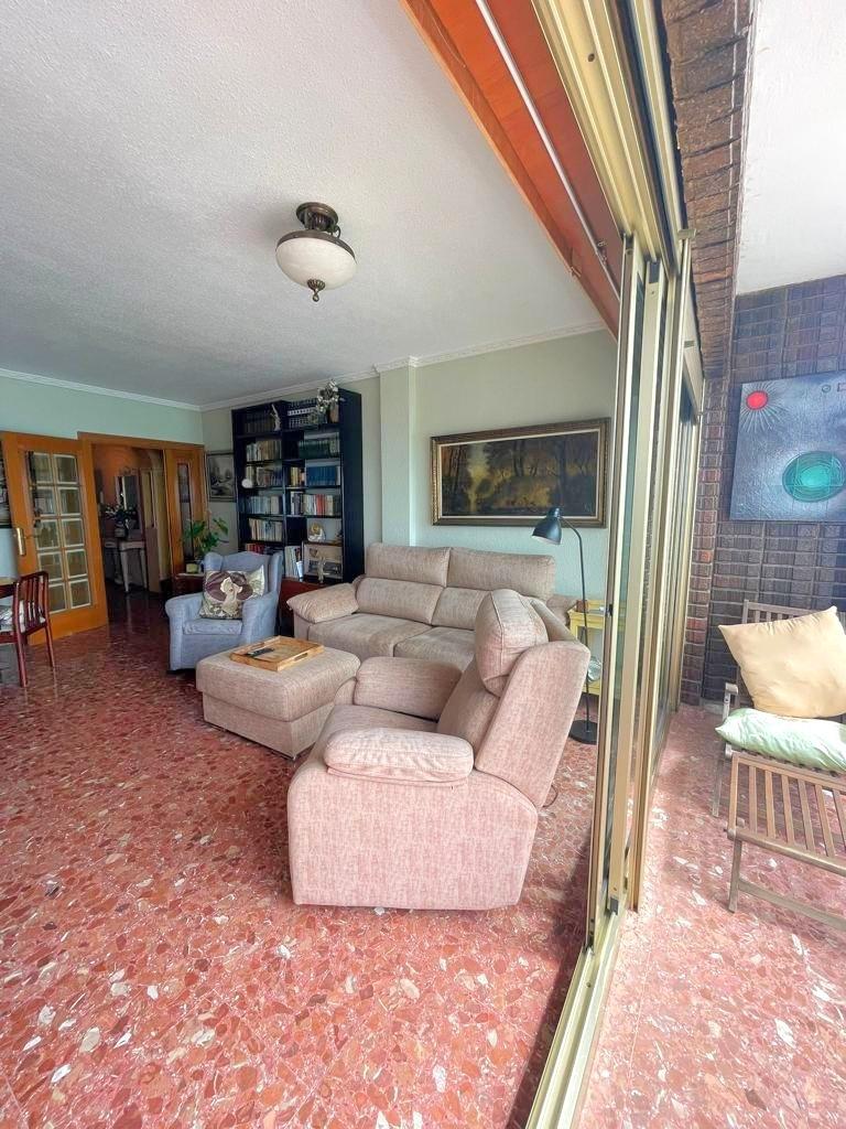 4 Bed, 2 Bath, ApartmentFor Sale, Torrevieja, Alicante