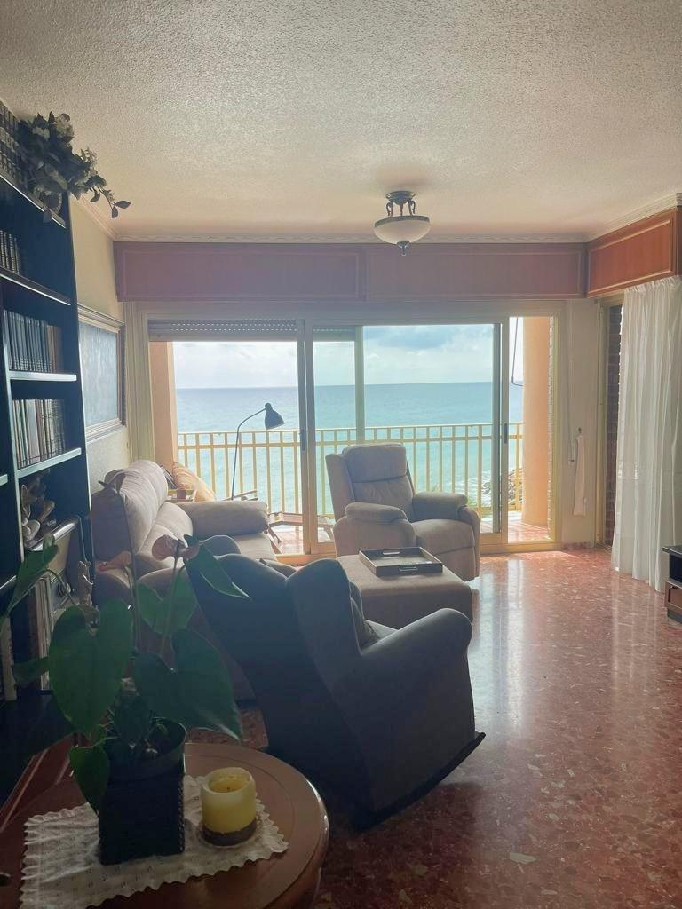 4 Bed, 2 Bath, ApartmentFor Sale, Torrevieja, Alicante