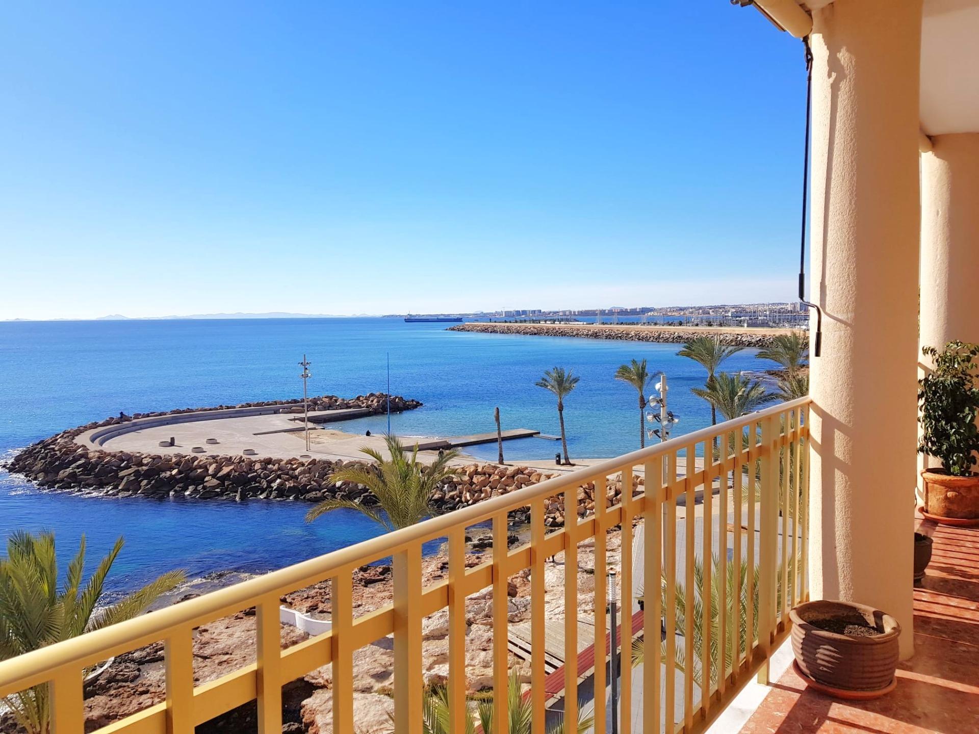 4 Bed, 2 Bath, ApartmentFor Sale, Torrevieja, Alicante