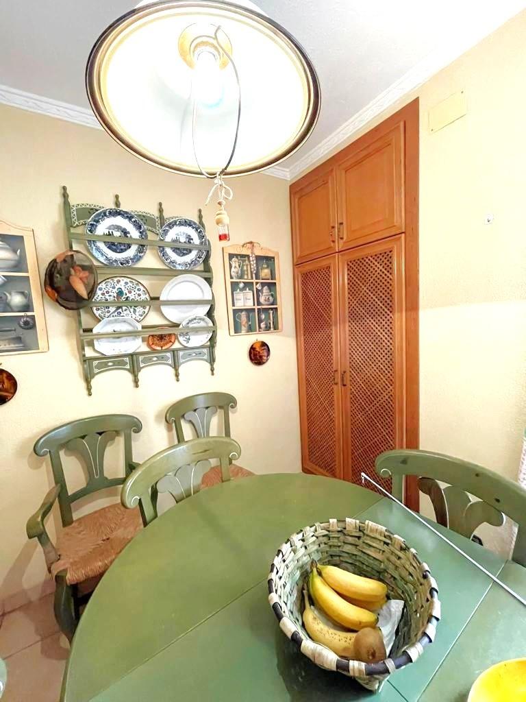 4 Bed, 2 Bath, ApartmentFor Sale, Torrevieja, Alicante