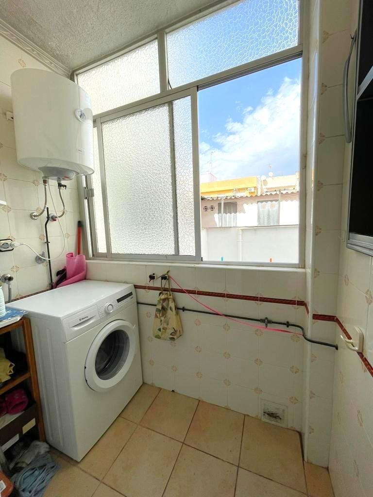 4 Bed, 2 Bath, ApartmentFor Sale, Torrevieja, Alicante