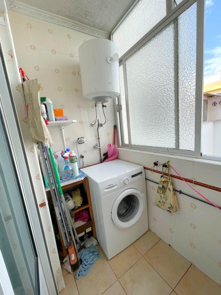 4 Bed, 2 Bath, ApartmentFor Sale, Torrevieja, Alicante