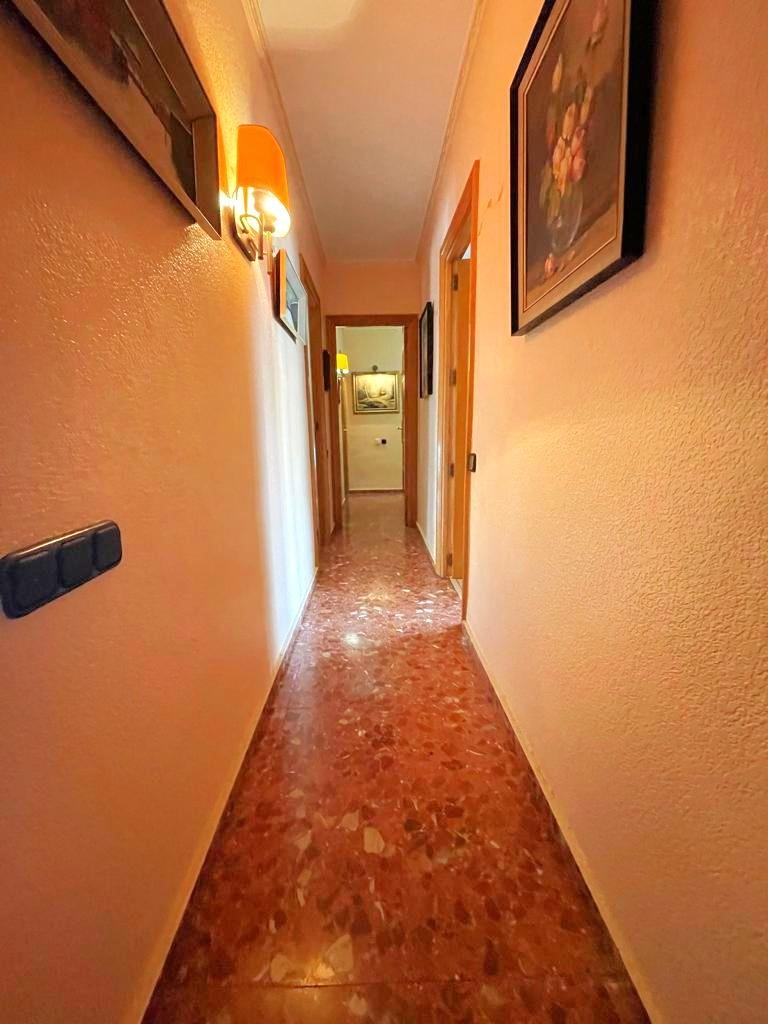 4 Bed, 2 Bath, ApartmentFor Sale, Torrevieja, Alicante