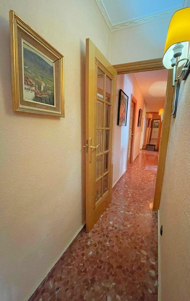 4 Bed, 2 Bath, ApartmentFor Sale, Torrevieja, Alicante