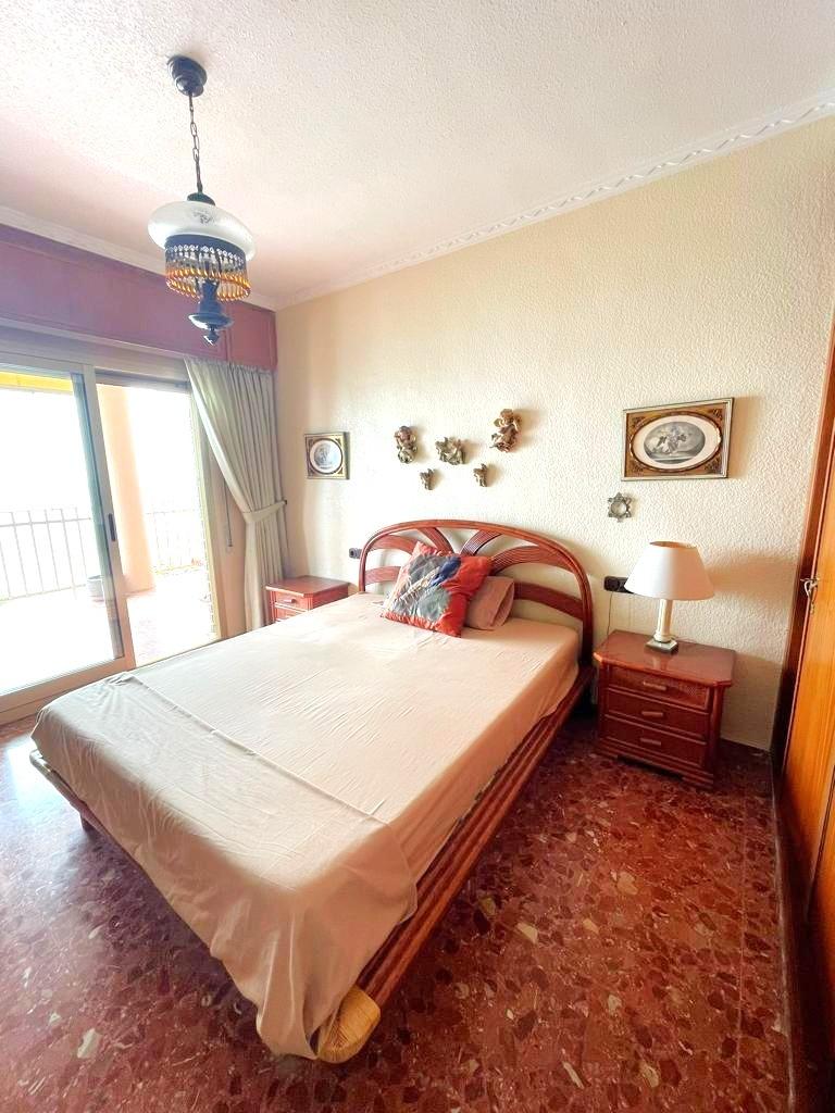 4 Bed, 2 Bath, ApartmentFor Sale, Torrevieja, Alicante