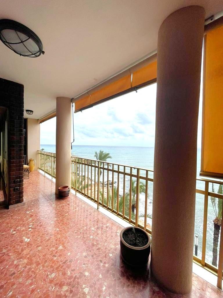 4 Bed, 2 Bath, ApartmentFor Sale, Torrevieja, Alicante