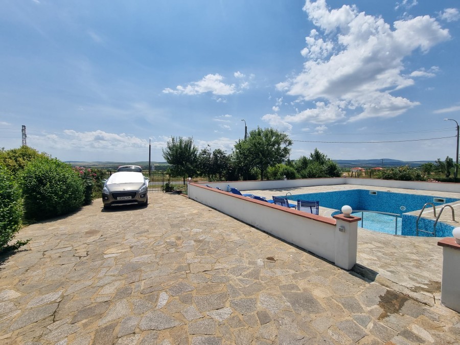 3 Bed, 3 Bath, HouseFor Sale, GorItsa