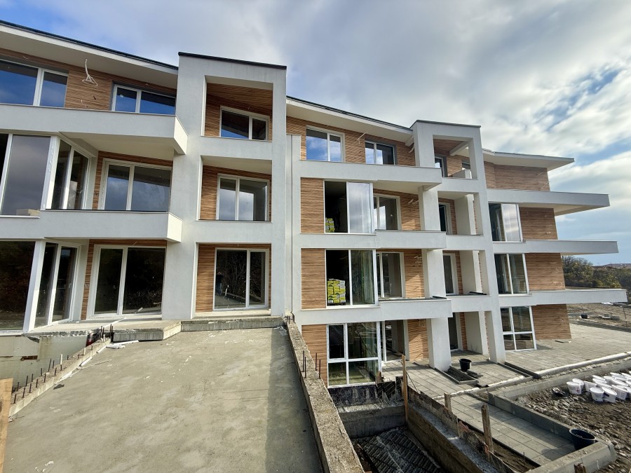 HouseFor Sale, SvetI Vlas