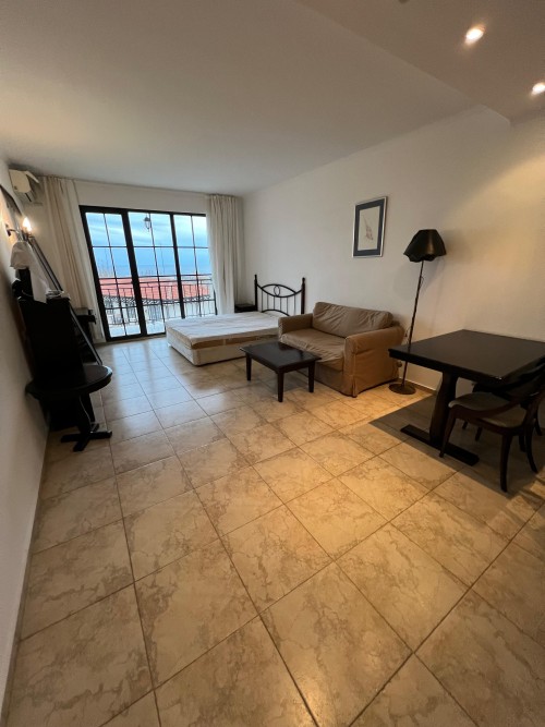 ApartmentFor Sale, Obzor