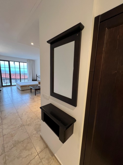 ApartmentFor Sale, Obzor