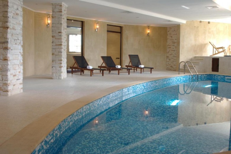 ApartmentFor Sale, Obzor